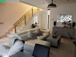 Sofá seccional de piel blanco, 2 plazas relax moto