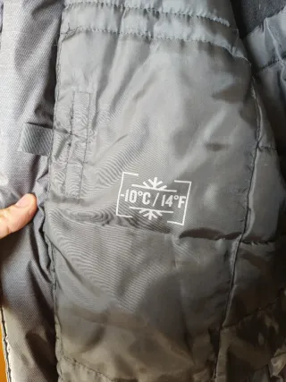 Cazadora Quechua NH500 Negra y Gris