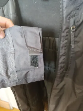 Cazadora Quechua NH500 Negra y Gris