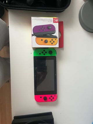 Nintendo Switch + 4 Juegos FIFA y Pokémon