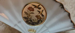 Porcellana giapponese con oro e firma