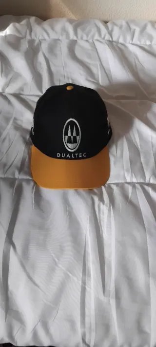 Gorra ROSSIGNOL negra y amarilla