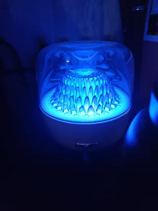 Humificador y difusor de aromas blanco , buen esta