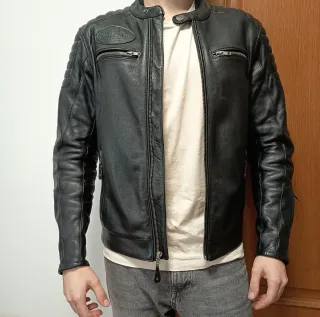 Chaqueta de cuero John Doe Negra