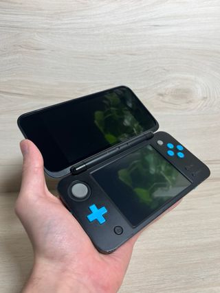 New Nintendo 2DS XL Negra/Azul