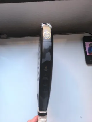 Pala de pádel Kombat Black Edition