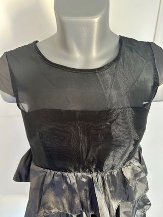 Vestido fiesta volantes gris plateado