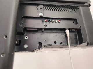 TV Philips 32 pulgadas FHD 32PFL5405H/12 con mando