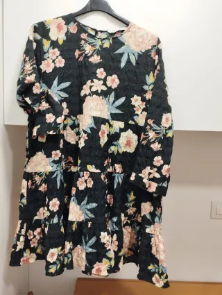 Vestido Zara floral negro