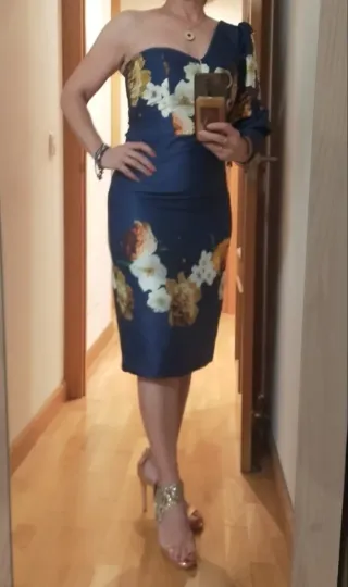 Vestido azul floral para evento