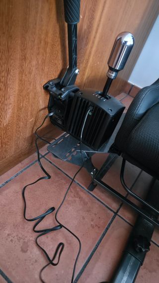 Playseat Evo Pro + Seat Slider + Suporte de Caixa