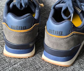 Zapatillas hombre Mustang talla 42 (A ESTRENAR)