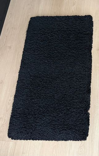 Alfombra negra 67 x 125