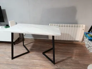 Tavolo da cucina/soggiorno in marmo e metallo