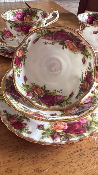 Royal Albert Set Tazze e Teiera Porcellana