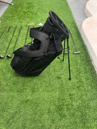 pack de palos de golf con mochila,tees y bolas