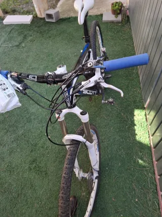 Bicicleta Scott Doble Suspensión Fibra de carbono