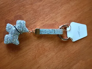 Llaveroperrito con diamantes