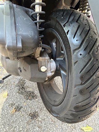 Yamaha NMAX gris, scooter automático