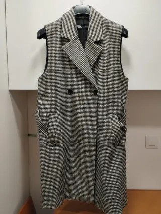 Chaleco tipo abrigo Zara