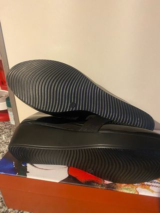 Zapatos charol y ante Mandarina negros