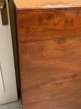 Cómoda y espejo de madera