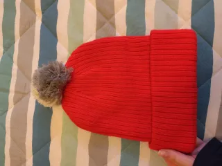 Berretto Adidas Rosso con Pompon