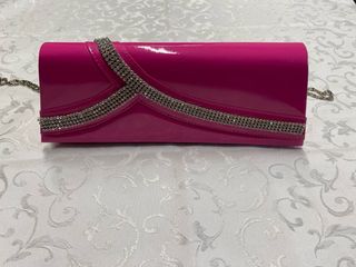 Pochette fucsia con strass