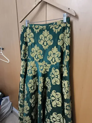 Falda flamenca bordada verde y dorada