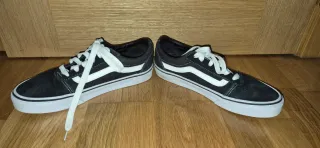 Zapatillas Vans Negras y Blancas