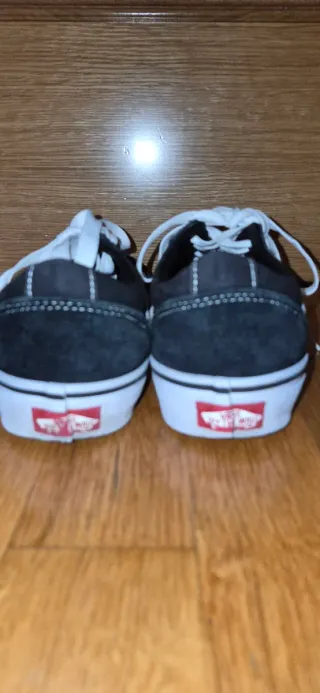 Zapatillas Vans Negras y Blancas