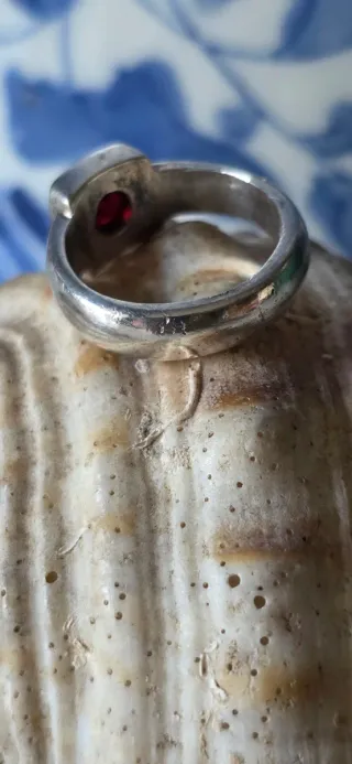 Anillo de plata antiguo granate