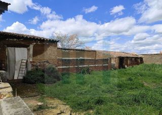 Terreno en venta en Llerena