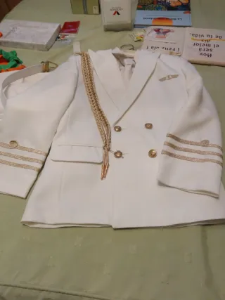 Traje Comunión Niño Blanco y Dorado
