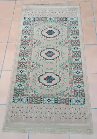 Tappeto antico in lana fatto a mano