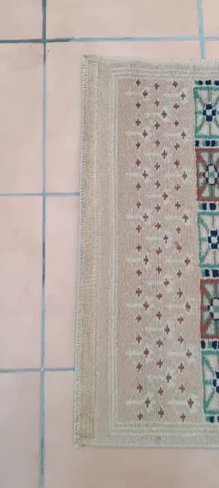 Tappeto antico in lana fatto a mano