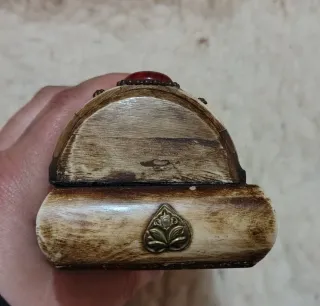 Cofanetto osso cammello, ottone, pietre dure