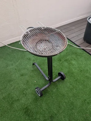 Barbacoa portátil con ruedas