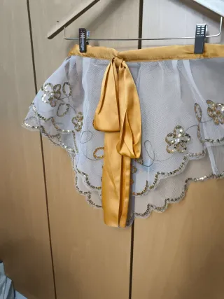 Manteleta Fallera Dorada y Blanca