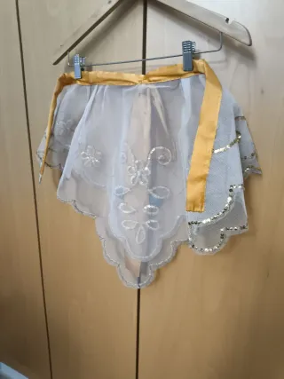 Manteleta Fallera Dorada y Blanca