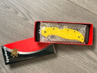 Navaja Spyderco Amarilla