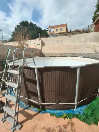 Piscina 4.20m con depuradora y robot