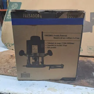 Fresadora electrónica 1020W sin estrenar