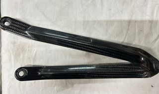 Soporte de escape en carbono.