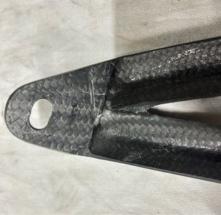 Soporte de escape en carbono.