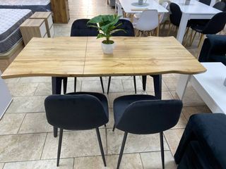 Tavolo da pranzo estensibile in legno + 4 sedie