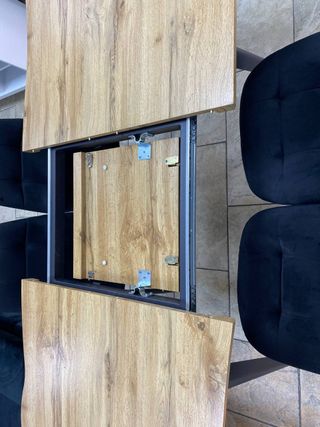 Tavolo da pranzo estensibile in legno + 4 sedie