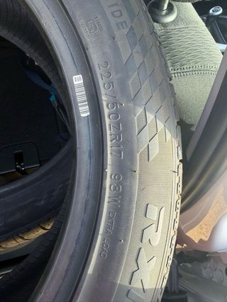 Juego 4 Neumáticos 225/50ZR17 Marca:Roadx/RXMOTION