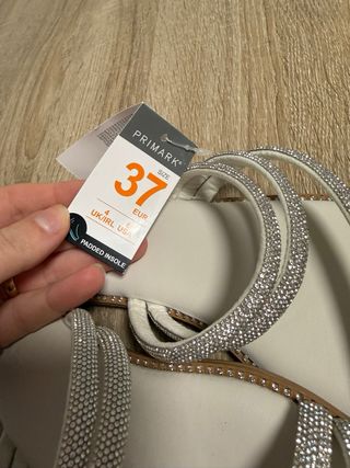 Sandalias Blancas con Brillantes