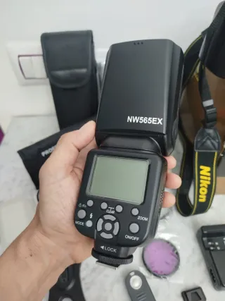 Nikon D5000 + 3 Objetivos + Accesorios